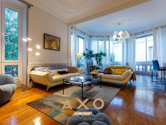 NÎMES – APPARTEMENT HAUSSMANNIEN RÉNOVÉ – 160 m² – 3 CHAMBRES – GARAGE – HÔTEL PARTICULIER XIXe – 1er ÉTAGE 490 000 €