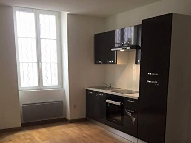 NIMES CENTRE AMIRAL COURBET GAMBETTA GRAND STUDIO 35.35M²