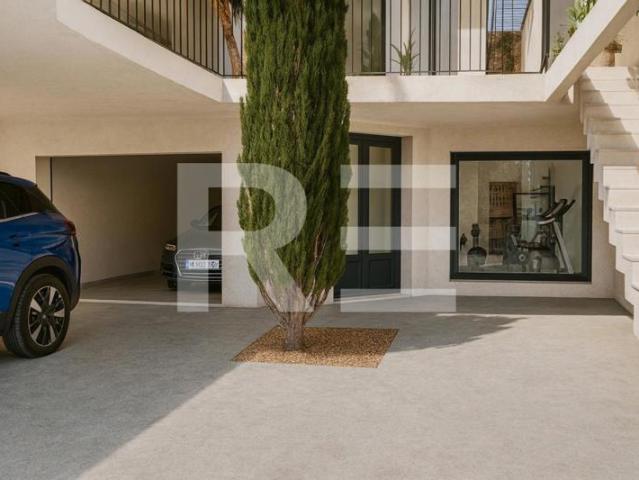 NÎMES CENTRE – PROPRIÉTÉ CONTEMPORAINE D’EXCEPTION
