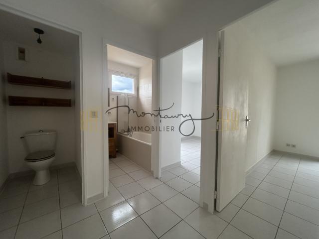 NIMES COSTIERES / PGS LUMINEUX APPARTEMENT P3 AVEC TERRASSE CLIMATISATION GARAGE ET PISCINE