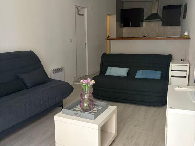 NIMES ECUSSON, STUDIO MEUBLÉ ETUDIANT 29.09M²