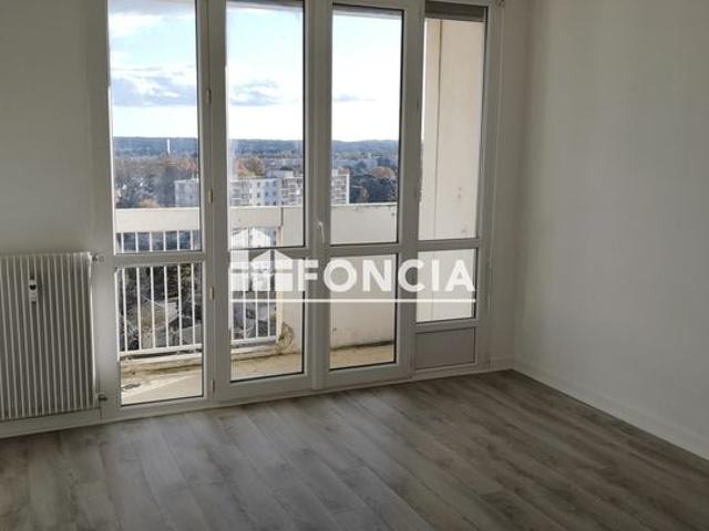 Nîmes Est – T4 de 81 m² au 12ᵉ étage vendu loué avec garage et cellier