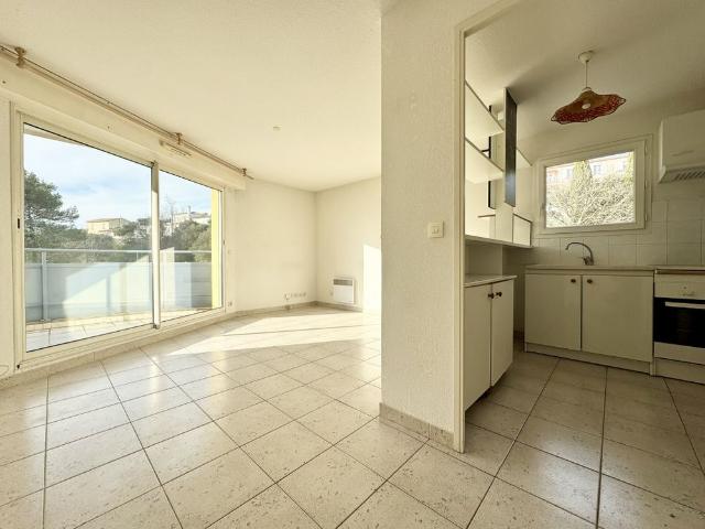 NIMES / GOLF DE VACQUEROLLES T2 avec TERRASSE et PARKING