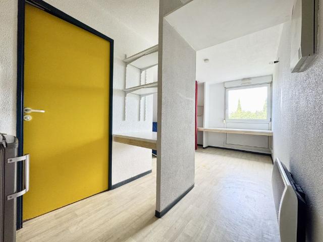 NIMES HOPITAL CAREMEAU / IUT JULES RAIMU STUDIO AVEC PARKING