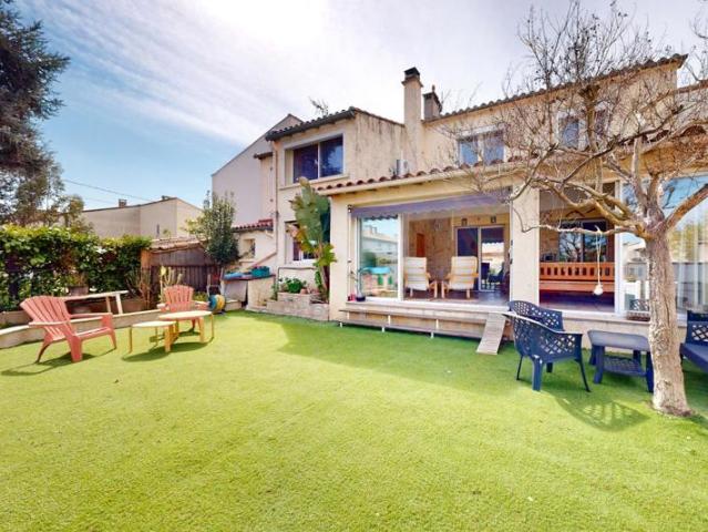 Nîmes: Maison 5 chambres avec piscine, grande véranda lumineuse, garage et jardin