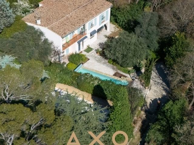 NÎMES – MAISON DE CARACTÈRE FACON BASTIDE PROVENCALE– 8 PIÈCES – 205 M² – PISCINE – TERRAIN