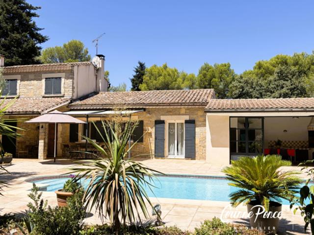 Nîmes maison de caractère type 5 Corinne Ponce immobilier