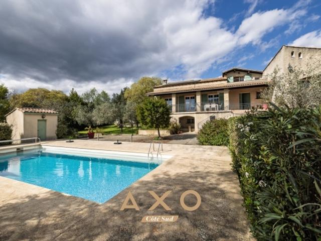 NÎMES – MAISON DE CARACTÈRE – 7 PIÈCES – 240 M² – MAZET – PISCINE – TERRAIN 2 600 M² – 795 000 €