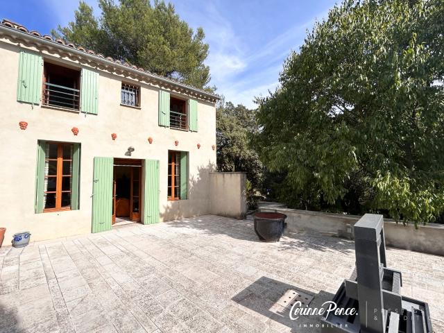 Nîmes Mazet rénovée avec vue et jacuzzi Corinne Ponce Immobilier