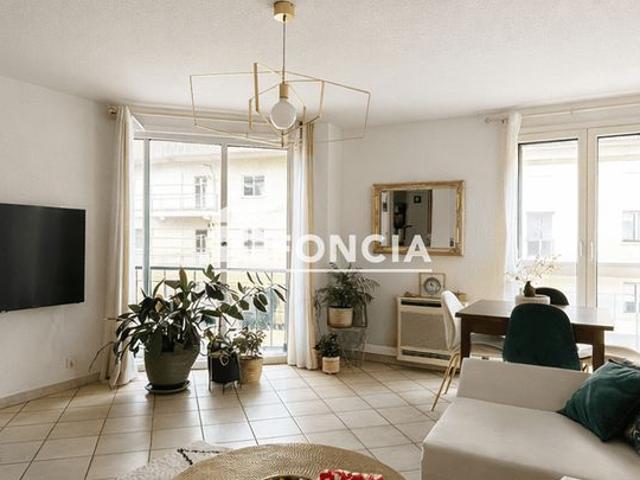 NÎMES PUECH DU TEIL appartement de type 3 avec loggia et box