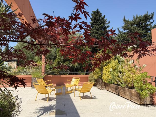 NIMES QUARTIER CROIX DE FER / MONT DU PLAN P6 217 M2 TERRASS