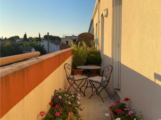 NÎMES QUARTIER BEAU SOLEIL DERNIER ÉTAGE T3 TERRASSE PARKING PRIVÉ