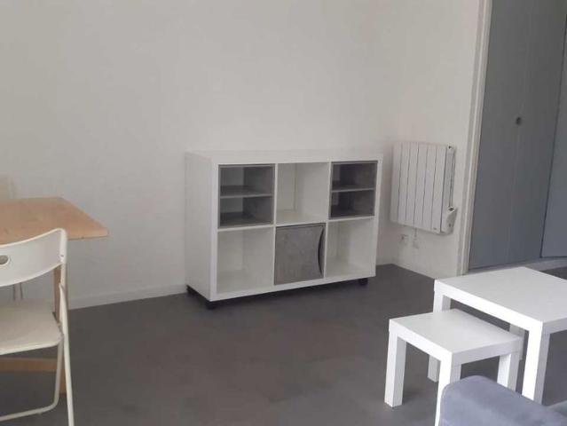 NIMES QUARTIER LA CIGALE STUDIO MEUBLÉ de 19.25m² AVEC BALCON PARKING LIBRE