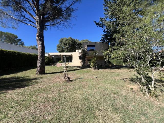 Nîmes, quartier Planette, villa 200m² sur 1500m², 4 chambres, garage, abri voiture