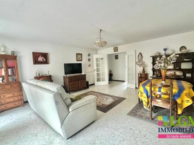 NÎMES Spacieux appartement Jean Jaurès