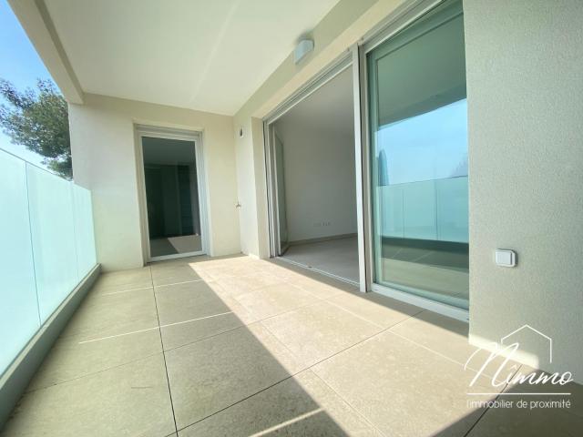 NIMES SUD COSTIERES APPARTEMENT T4 AVEC TERRASSE ET PARKING PRIVE