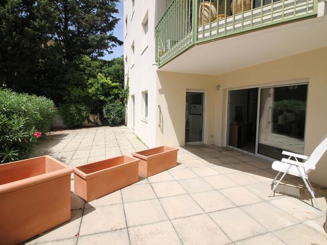 NIMES/CENTRE SAINT BAUDILE APPARTEMENT T3 DE 82M2 AVEC TERRASSE, GARAGE ET CAVE