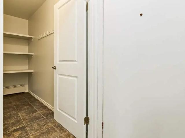 Nine and Five Apartments 1 Bedroom Apartment for Rent at 9615 123 Ave Nw, Edmonton, AB T5G 0V5 Delton