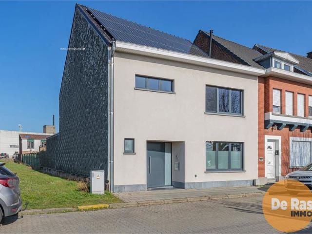 NINOVE Centraal gelegen, instapklare woning