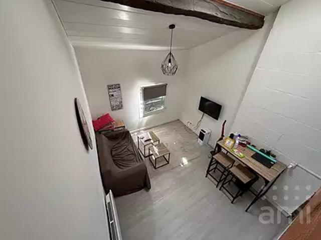 Niort 79000 Location appartement 1 pièce t1 au dernier étage