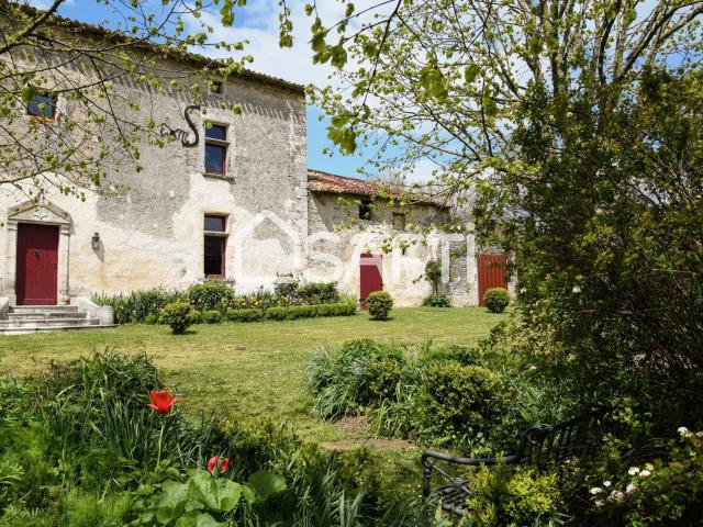 Champdeniers Saint Denis Vente Propriété/château 79