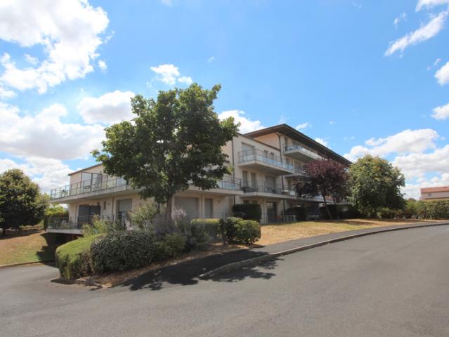 NIORT APPARTEMENT T3 AU CALME AVEC DOUBLE GARAGE