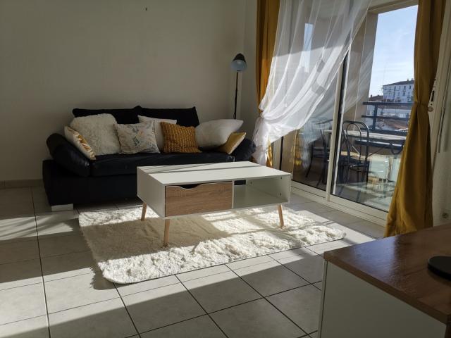 NIORT Appartement T3 meublé en duplex