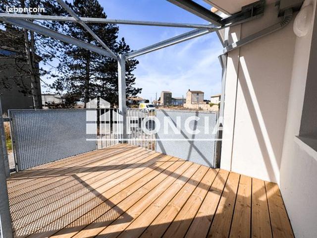 Niort appartement type 4 3 chambres terrasse renove entierement