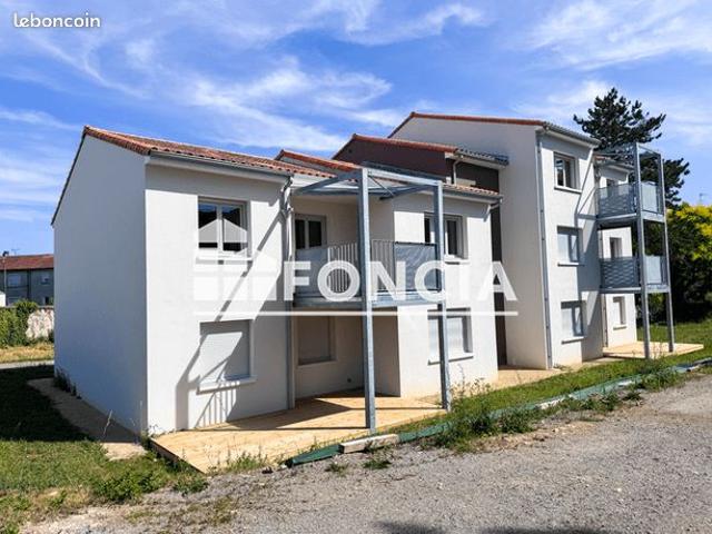 Niort appartement type 4 3 chambres terrasse renove entierement