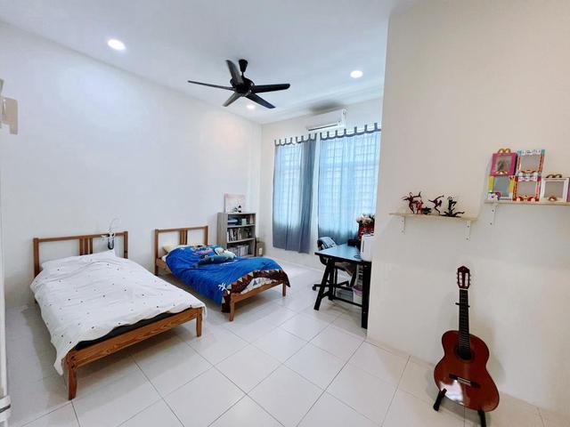Nibong Tebal 3 storey Corner Opposite Pai Teik School