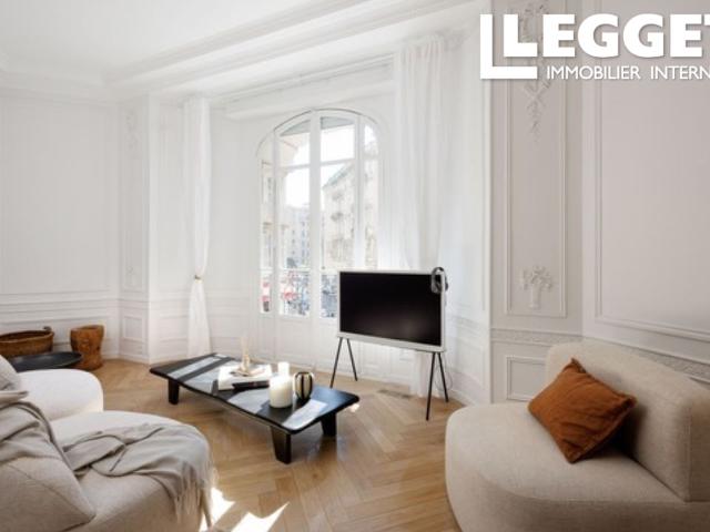 Nice Musiciens Appartement 1er étage 140m². 5 pièces 4 lits, 3 SdeB, 2 caves et 2 chambres mansardes