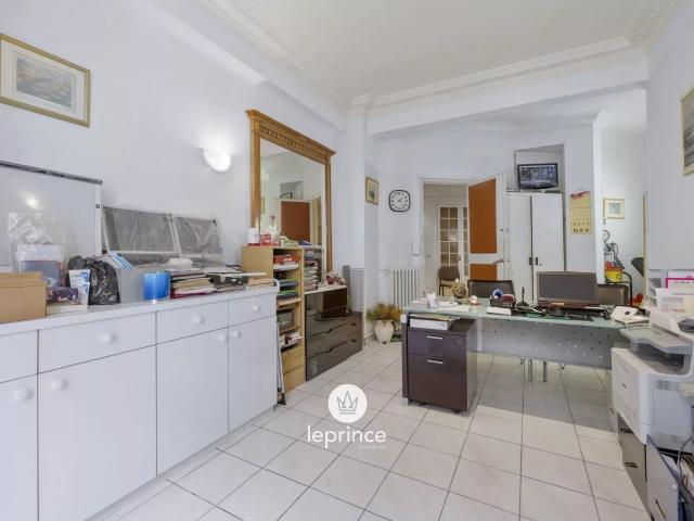 Nice Musiciens / Cabinet Médical dans immeuble Bourgeois G. 66m² Nice