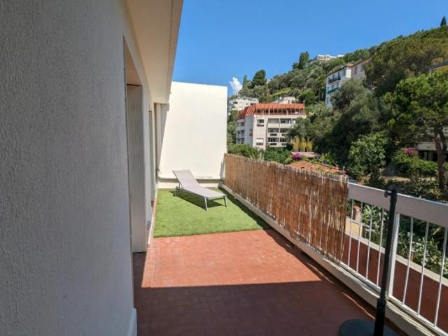 NICE MAGNAN: RARE ! BEAU 4 P DERNIER ETAGE 2 GRANDES TERRASSES, CAVE ET GARAGE