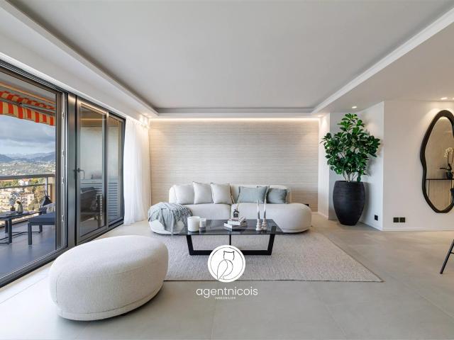 Nice / Mont Boron: 3 Pieces Dernier Etage Vue Mer Te. 83m² Nice