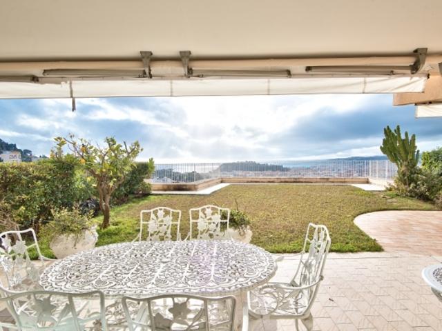 NICE MONT BORON APPARTEMENT 3 PIECES DE 93M² A VENDRE JARDIN DE 120M² VUE PANORAMIQUE EXCEPTIONNELLE RESIDENCE AVEC PISCINE GARAGE