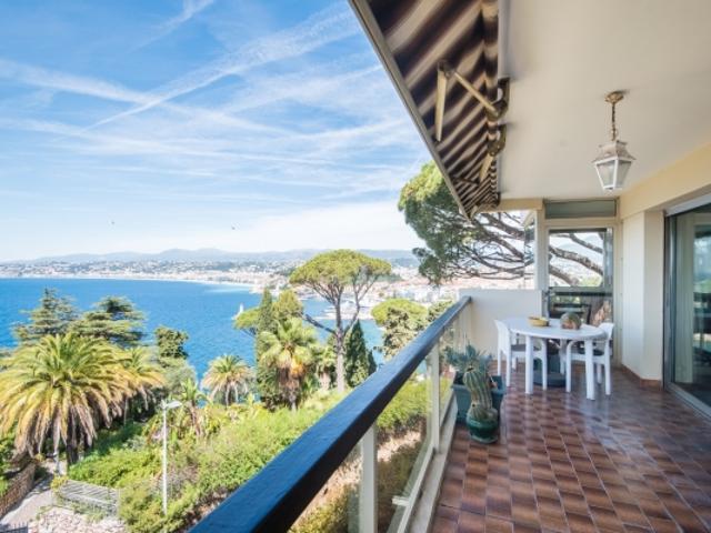 NICE MONT BORON APPARTEMENT 3 PIECES DE 93M² 78M² CARREZ A VENDRE TERRASSE DE 15M² MAGNIFIQUE VUE MER GARAGE