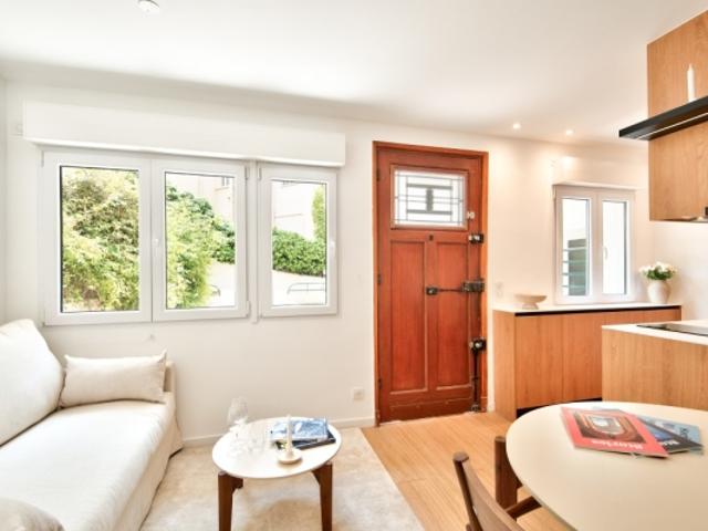 NICE MONT BORON APPARTEMENT 2 PIECES DE 22M² A VENDRE ENTIEREMENT RENOVE RESIDENCE PRISEE IDEAL PIED A TERRE