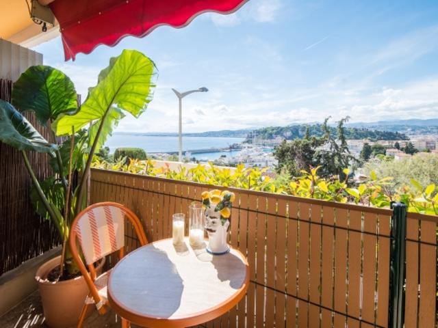 NICE MONT BORON APPARTEMENT 2 PIECES DE 46M² HABITABLES A VENDRE ENTIEREMENT RENOVE TERRASSE VUE MER GARAGE