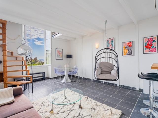 NICE MONT BORON APPARTEMENT 2 PIECES EN DUPLEX DE 58 M2 A VENDRE IDEALEMENT SITUE EXPOSITION PLEIN SUD LUMINEUX CAVE