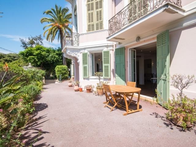 NICE MONT BORON APPARTEMENT 4 PIECES DE 109M² A VENDRE DANS UNE SUPERBE RESIDENCE ENTREE INDEPENDANTE APERCU MER GARAGE