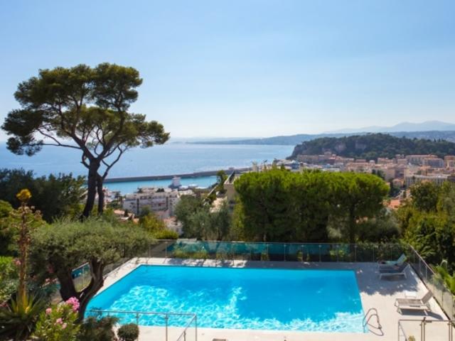 NICE MONT BORON APPARTEMENT 6 PIECES DE 200 M² A VENDRE RESIDENCE AVEC PISCINE TERRASSE DE 114M² SUPERBE VUE MER 2 PLACES DE PARKING