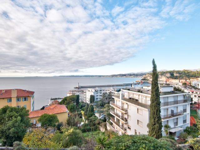 NICE MONT BORON VILLA DE 251M² A VENDRE JOLIE VUE MER BEAU POTENTIEL STATIONNEMENTS APPARTEMENT INDEPENDANT