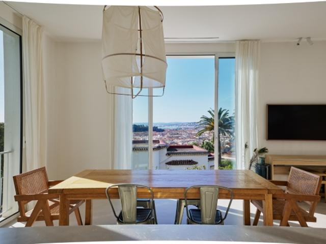 NICE MONT BORON VILLA RENOVEE DE 130 M² A VENDRE TERRAIN 500 M² VUE MER PISCINE STUDIO INDEPENDANT