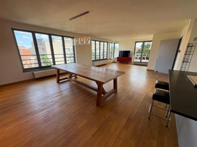 NICE N BRIGHT FLAT 120sqm + TERRACE 18sqm + CELLAR + PARKING
