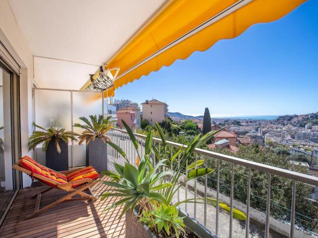 Nice Nord, grand 2 pièces entièrement rénové, vue mer, terra. 55m² Nice