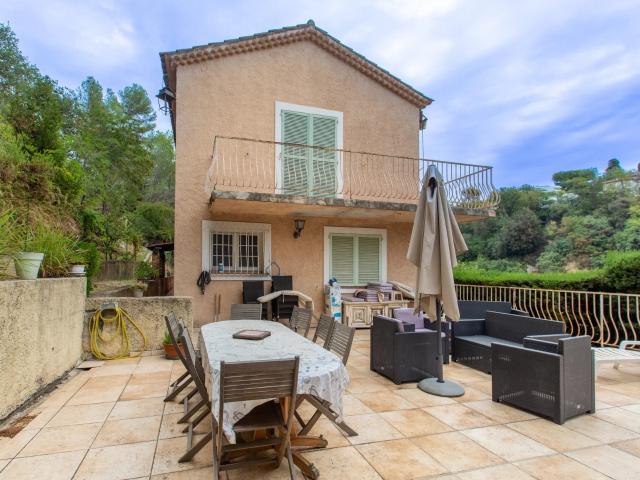 Nice Nord, maison familiale, 5/6 pièces, 2000 m² de terrain 174m² Nice