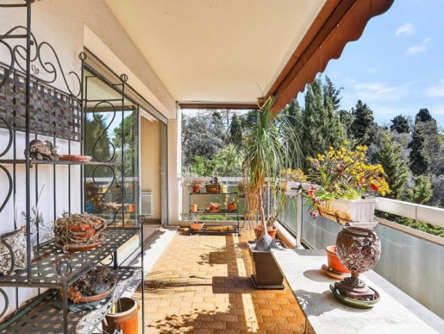 NICE NORD – Superbe 4 pièces en avant dernier étage avec terrasses et garage