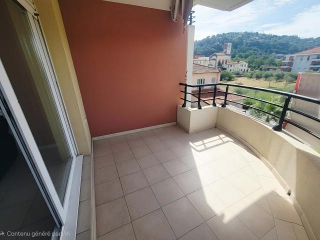 Nice Ouest, Appartement lumineux en parfait état traversant 3 piéces de 65,50 m2,2e étages, terrasse, bal