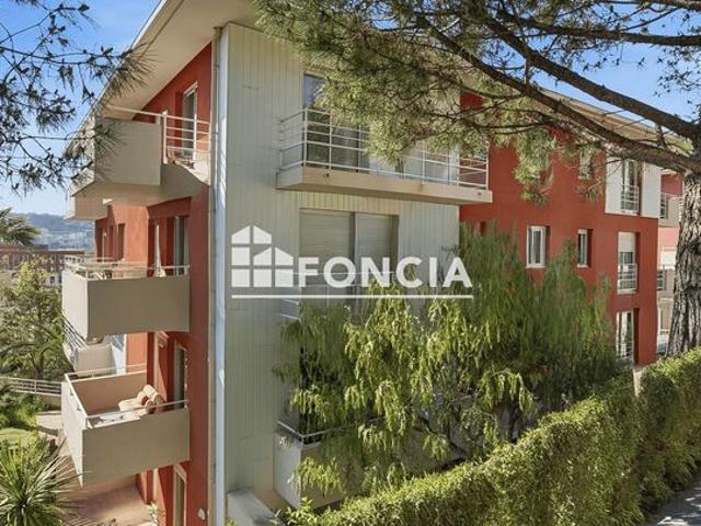 Nice ouest F2 de 42m2 TERRASSE et PARKING