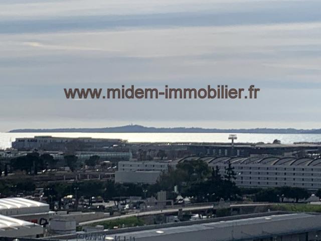 Nice Ouest Grand Arénas 3 pièces de 62 m2 + terrasse 10 m2 S/O vue ville et mer, cave à 179800 euros